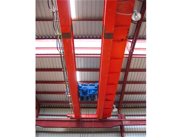 电动双梁桥式起重机(图1)